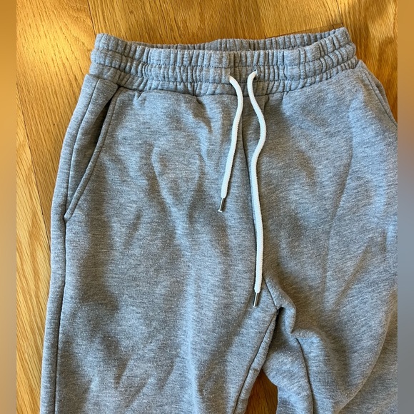 Comfy cozy grey sweatpants - Picture 3 of 6